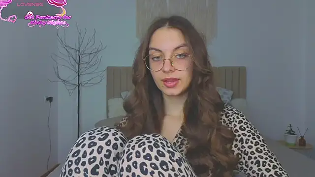 Real cutie1 online show from 12-02-25, 02:01