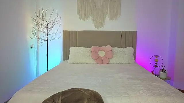 Real cutie1 online show from 02-18-26, 02:13