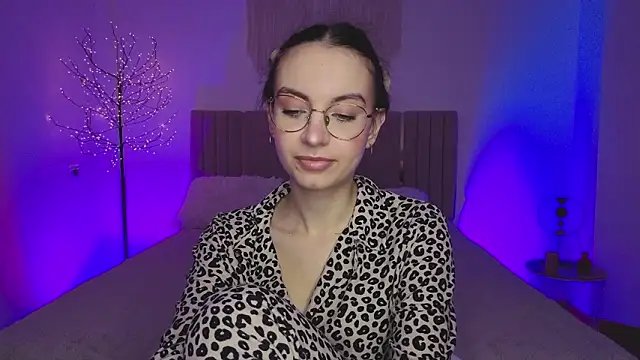 Real cutie1 online show from 03-18-26, 02:09