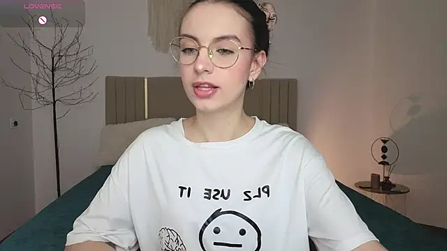 Real cutie1 online show from 03-30-26, 12:39