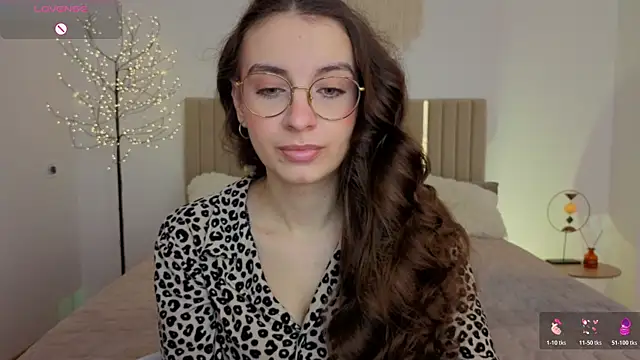 Snapshot of Real_cutie1 chatting on 05-29-26, 01:09 Real cutie1 online show from 05-29-26, 01:09