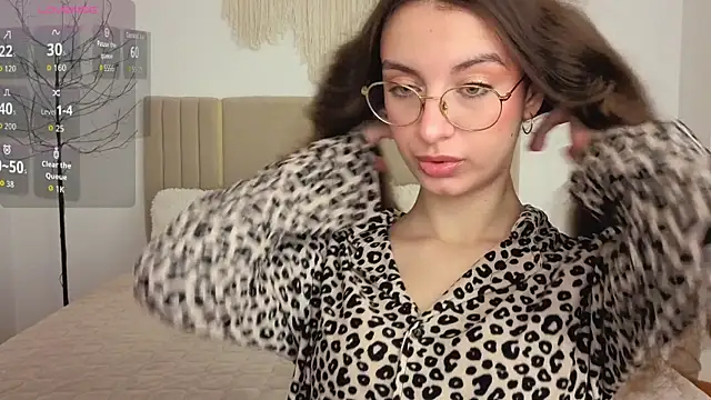 Snapshot of Real_cutie1 chatting on 06-02-26, 01:02 Real cutie1 online show from 06-02-26, 01:02