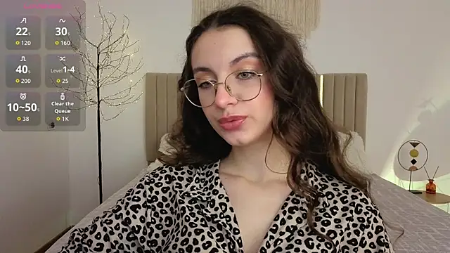 Snapshot of Real_cutie1 chatting on 06-06-26, 12:54 Real cutie1 online show from 06-06-26, 12:54