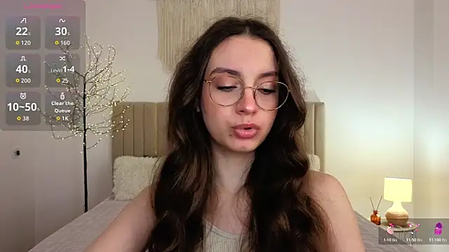 Snapshot of Real_cutie1 chatting on 06-18-26, 01:15 Real cutie1 online show from 06-18-26, 01:15