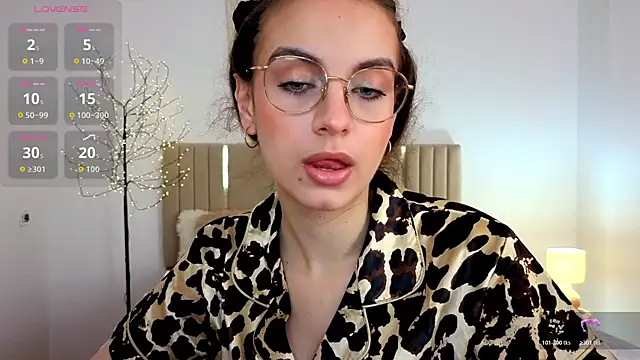 Snapshot of Real_cutie1 chatting on 07-03-26, 12:55 Real cutie1 online show from 07-03-26, 12:55