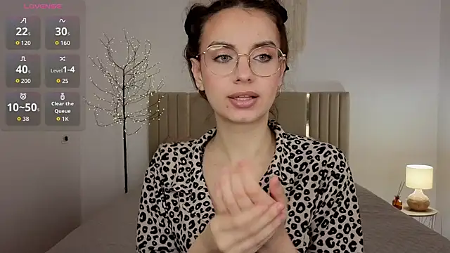 Snapshot of Real_cutie1 chatting on 07-09-26, 01:04 Real cutie1 online show from 07-09-26, 01:04