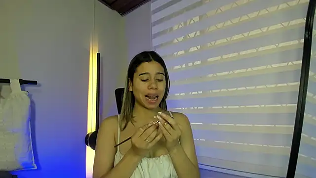 Snapshot of Rachell_criss chatting on 09-18-25, 01:57 Rachell criss online show from 09-18-25, 01:57