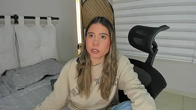 Snapshot of Rachell_criss chatting on 11-28-25, 04:04 Rachell criss online show from 11-28-25, 04:04