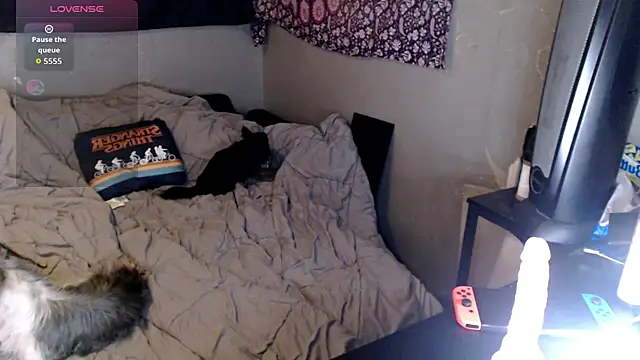 London Ray online show from 12-18-25, 05:02