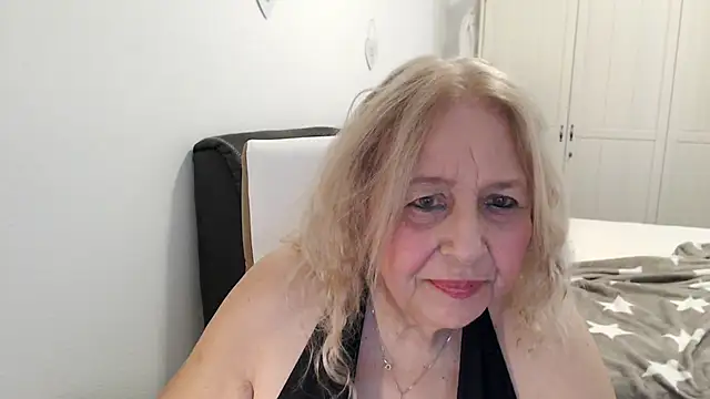 Snapshot of SusiLifeXXX chatting on 06-18-26, 05:28 SusiLifeXXX online show from 06-18-26, 05:28