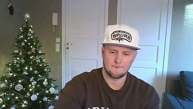 Dartanjanas13 online show from 12-21-25, 12:34