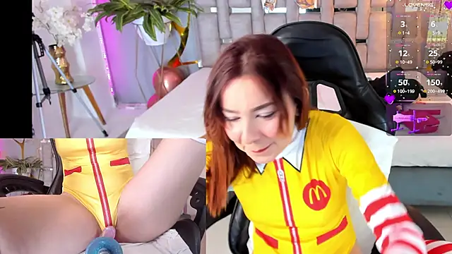 Snapshot of NicoleFerrel chatting on 10-05-25, 03:21 NicoleFerrel online show from 10-05-25, 03:21