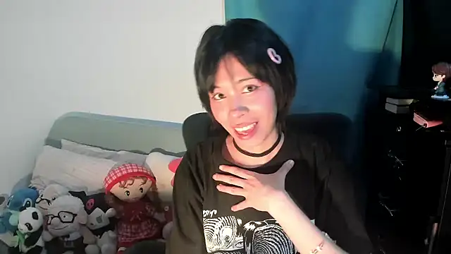 Snapshot of dolliette24 chatting on 09-18-25, 12:23 dolliette24 online show from 09-18-25, 12:23