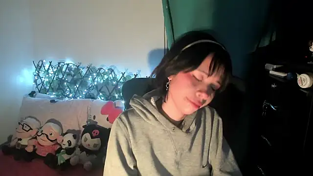 Snapshot of dolliette24 chatting on 09-24-25, 02:15 dolliette24 online show from 09-24-25, 02:15