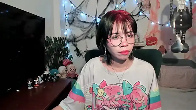 Snapshot of dolliette24 chatting on 10-28-25, 09:17 dolliette24 online show from 10-28-25, 09:17