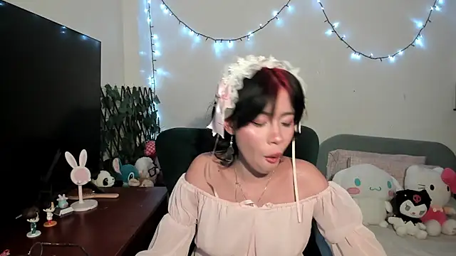 Snapshot of dolliette24 chatting on 11-06-25, 02:34 dolliette24 online show from 11-06-25, 02:34