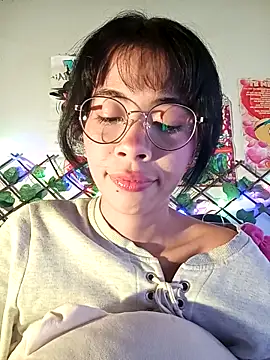 Snapshot of dolliette24 chatting on 05-10-26, 09:36 dolliette24 online show from 05-10-26, 09:36