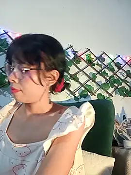 Snapshot of dolliette24 chatting on 05-21-26, 03:46 dolliette24 online show from 05-21-26, 03:46