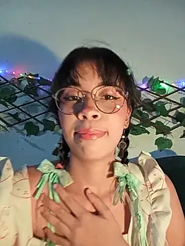 Snapshot of dolliette24 chatting on 06-03-26, 03:53 dolliette24 online show from 06-03-26, 03:53