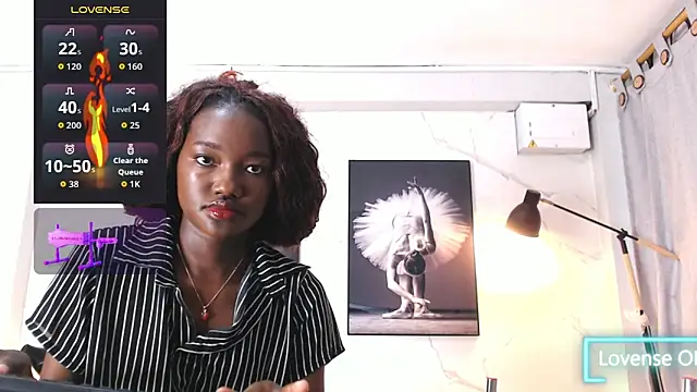 Snapshot of Evaa_18 chatting on 10-15-25, 05:35 Evaa 18 online show from 10-15-25, 05:35