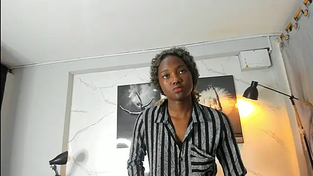 Snapshot of Evaa_18 chatting on 11-01-25, 05:59 Evaa 18 online show from 11-01-25, 05:59