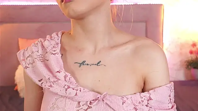 Snapshot of ChannelAngeless chatting on 10-31-25, 10:16 ChannelAngeless online show from 10-31-25, 10:16