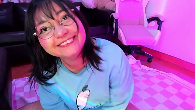 Snapshot of Lolii_Zoe chatting on 11-30-25, 08:24 Lolii Zoe online show from 11-30-25, 08:24