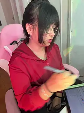 Snapshot of Lolii_Zoe chatting on 12-17-25, 08:26 Lolii Zoe online show from 12-17-25, 08:26