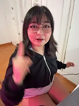 Snapshot of Lolii_Zoe chatting on 01-08-26, 09:39 Lolii Zoe online show from 01-08-26, 09:39