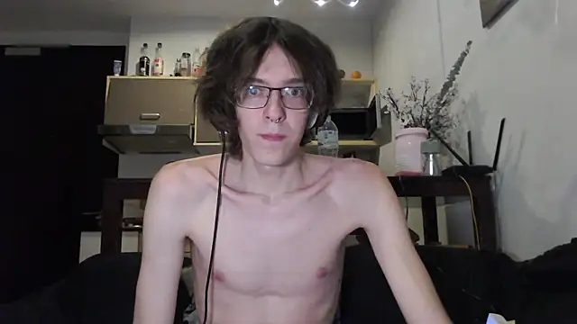 Snapshot of LovesomeCookie chatting on 09-15-25, 02:17 LovesomeCookie online show from 09-15-25, 02:17