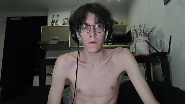 Snapshot of LovesomeCookie chatting on 10-08-25, 12:47 LovesomeCookie online show from 10-08-25, 12:47