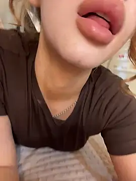 Snapshot of Hannah_xBaby chatting on 06-25-26, 03:27 Hannah xBaby online show from 06-25-26, 03:27