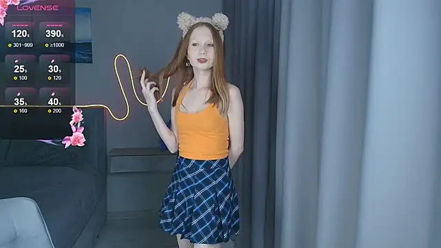 Snapshot of FoxyMira chatting on 09-26-25, 01:48 FoxyMira online show from 09-26-25, 01:48