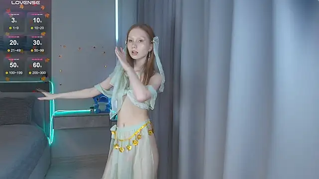 Snapshot of FoxyMira chatting on 11-04-25, 01:21 FoxyMira online show from 11-04-25, 01:21