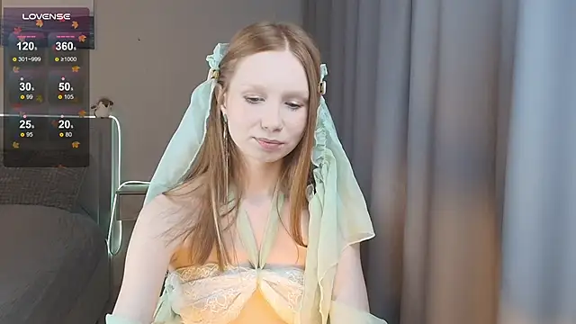 Snapshot of FoxyMira chatting on 11-28-25, 01:25 FoxyMira online show from 11-28-25, 01:25