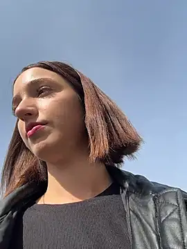 Snapshot of DollyTall chatting on 10-06-25, 08:12 DollyTall online show from 10-06-25, 08:12