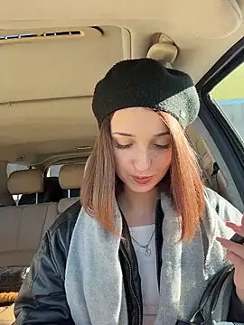 Snapshot of DollyTall chatting on 10-15-25, 09:09 DollyTall online show from 10-15-25, 09:09