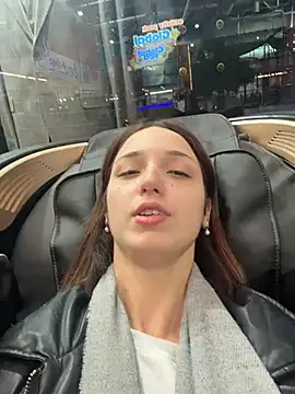 Snapshot of DollyTall chatting on 10-16-25, 08:48 DollyTall online show from 10-16-25, 08:48