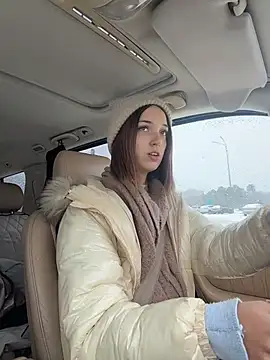 Snapshot of DollyTall chatting on 11-06-25, 08:37 DollyTall online show from 11-06-25, 08:37