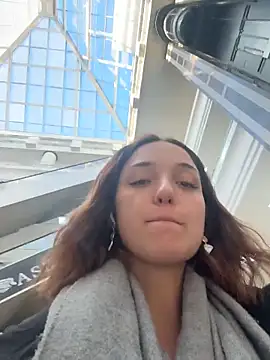 Snapshot of DollyTall chatting on 11-14-25, 08:57 DollyTall online show from 11-14-25, 08:57