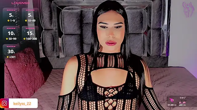 Snapshot of Keilyss_ chatting on 10-14-25, 06:03 Keilyss online show from 10-14-25, 06:03