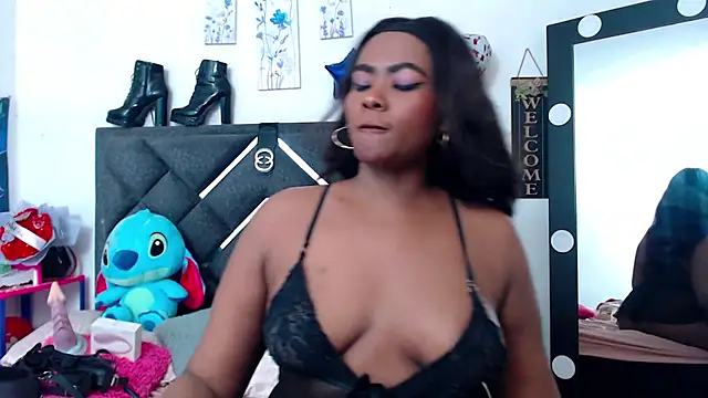 Snapshot of NatashaBella chatting on 09-24-25, 06:11 NatashaBella online show from 09-24-25, 06:11