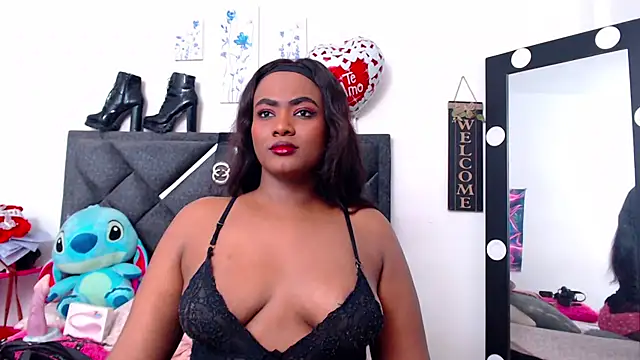 Snapshot of NatashaBella chatting on 10-18-25, 05:32 NatashaBella online show from 10-18-25, 05:32