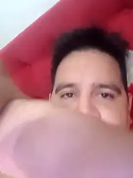 Snapshot of reguetones92 chatting on 12-03-25, 05:33 reguetones92 online show from 12-03-25, 05:33