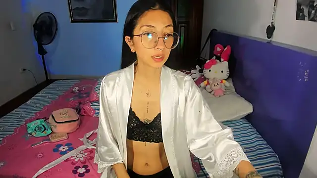 Snapshot of Anais_lux chatting on 06-28-26, 12:27 Anais lux online show from 06-28-26, 12:27