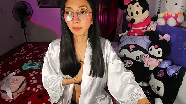 Snapshot of Anais_lux chatting on 07-08-26, 10:47 Anais lux online show from 07-08-26, 10:47