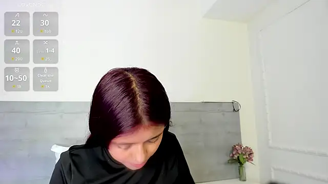 Snapshot of sunnyWhitee chatting on 06-18-26, 07:18 sunnyWhitee online show from 06-18-26, 07:18