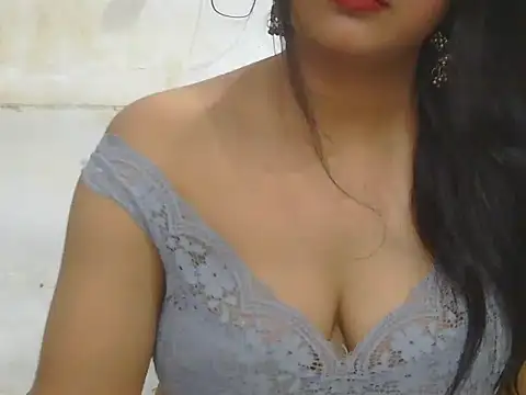 Snapshot of POOJA_199 chatting on 11-09-25, 06:55 POOJA 199 online show from 11-09-25, 06:55