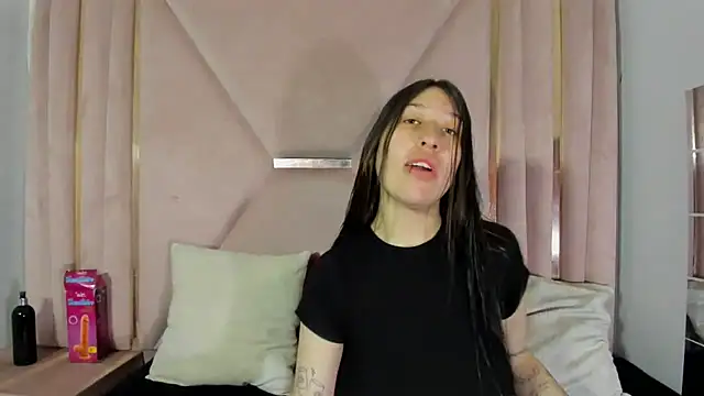 Snapshot of venusmorgan chatting on 09-18-25, 03:47 venusmorgan online show from 09-18-25, 03:47