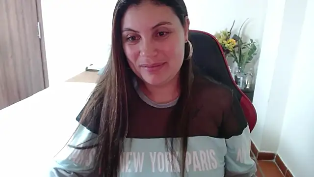 Snapshot of Secret_Bella chatting on 09-27-25, 11:37 Secret Bella online show from 09-27-25, 11:37